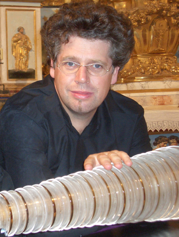 Thomas Bloch glassharmonica